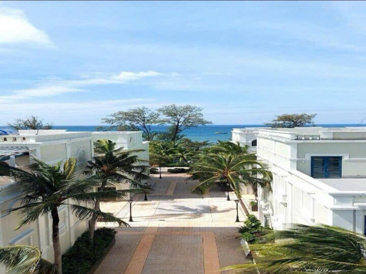 Marina Resort Waterfront Minh Phu Quoc Beach Swimming Pool 외부 사진